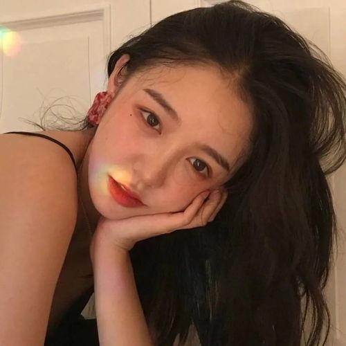 网红吃瓜头像卡通女的,卡通美女的趣味演绎