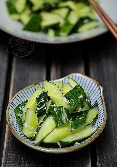 吃瓜给五块钱的网红,五块钱助力网红崛起，揭秘吃瓜经济背后的秘密！”