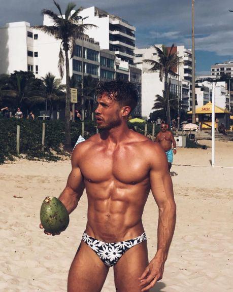 网红健身教练吃瓜,揭秘健身圈幕后故事