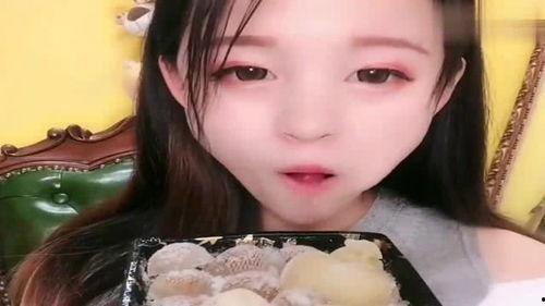 网红吃瓜小姐姐是谁呀,她是如何成为网络红人的？